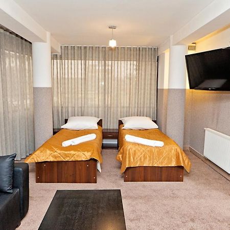 Hotel Turkus Jarosław Buitenkant foto
