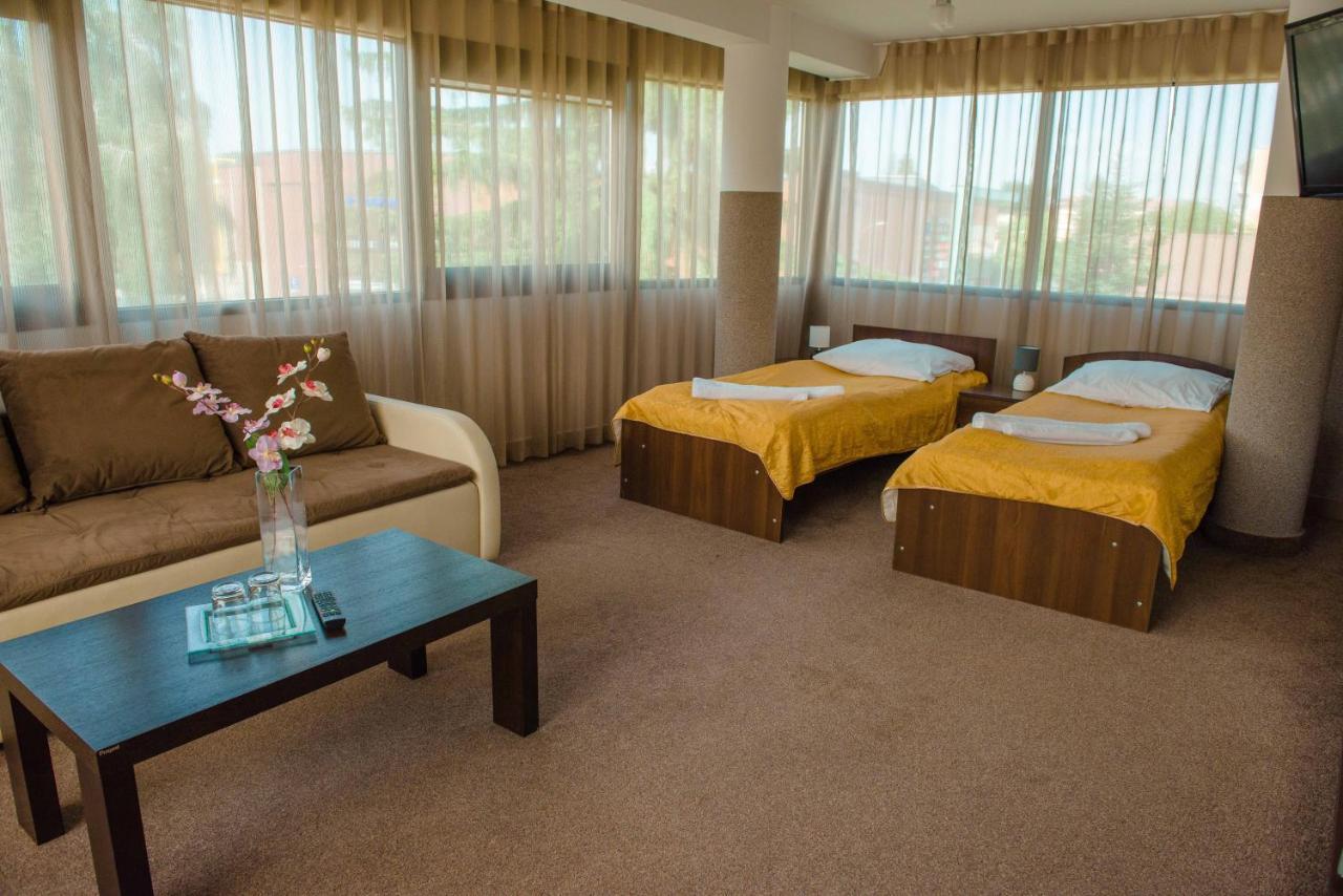 Hotel Turkus Jarosław Buitenkant foto