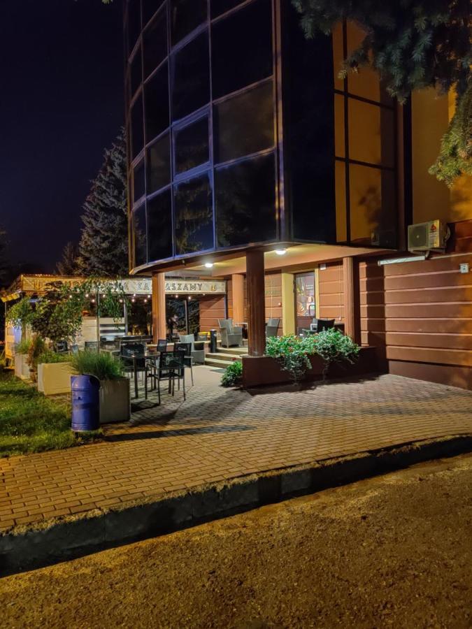 Hotel Turkus Jarosław Buitenkant foto