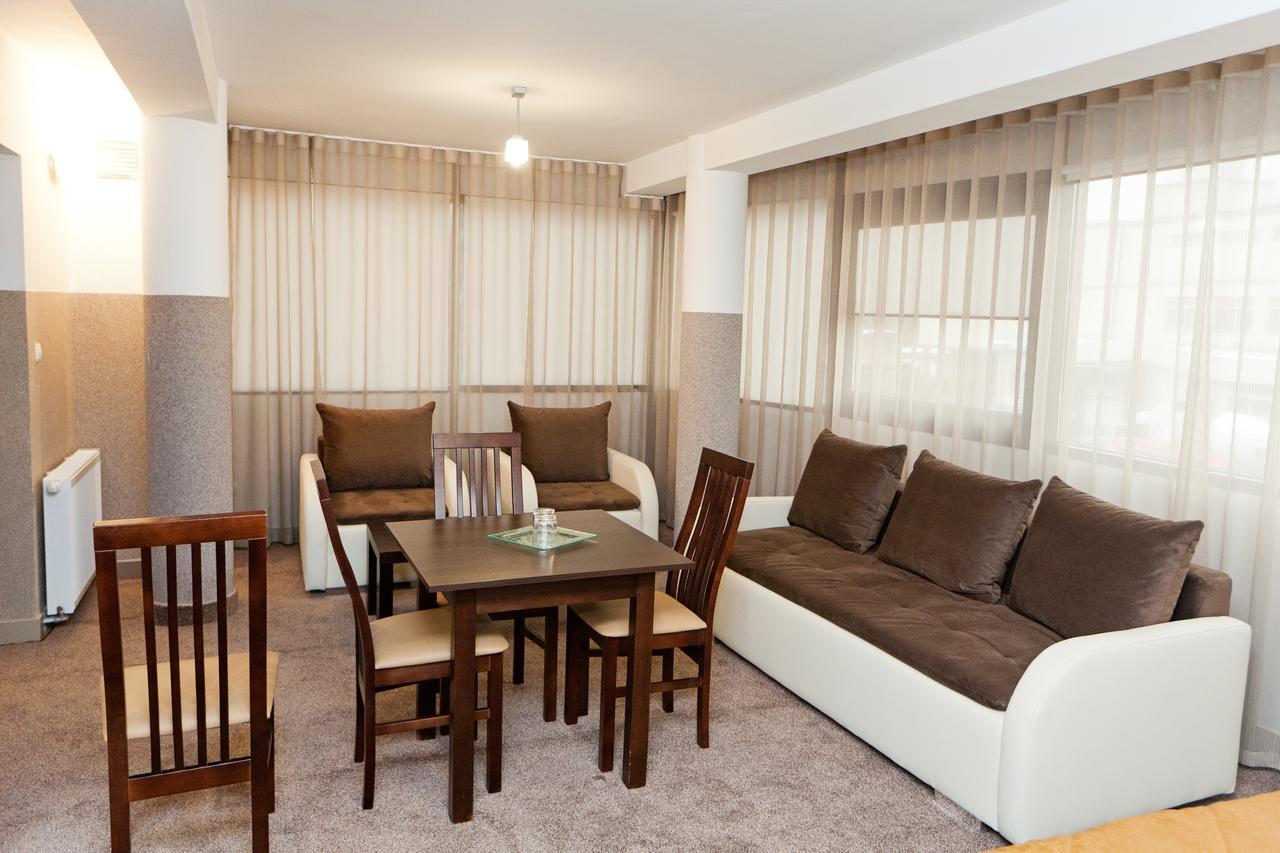 Hotel Turkus Jarosław Buitenkant foto