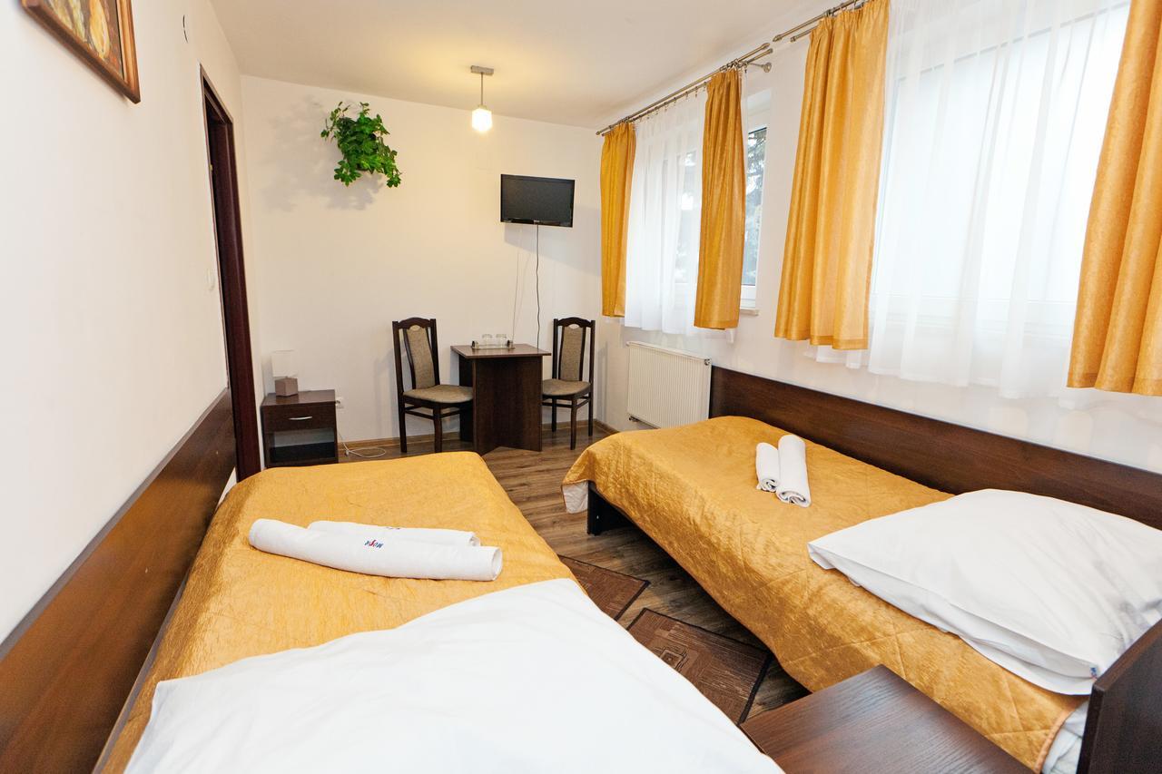 Hotel Turkus Jarosław Buitenkant foto